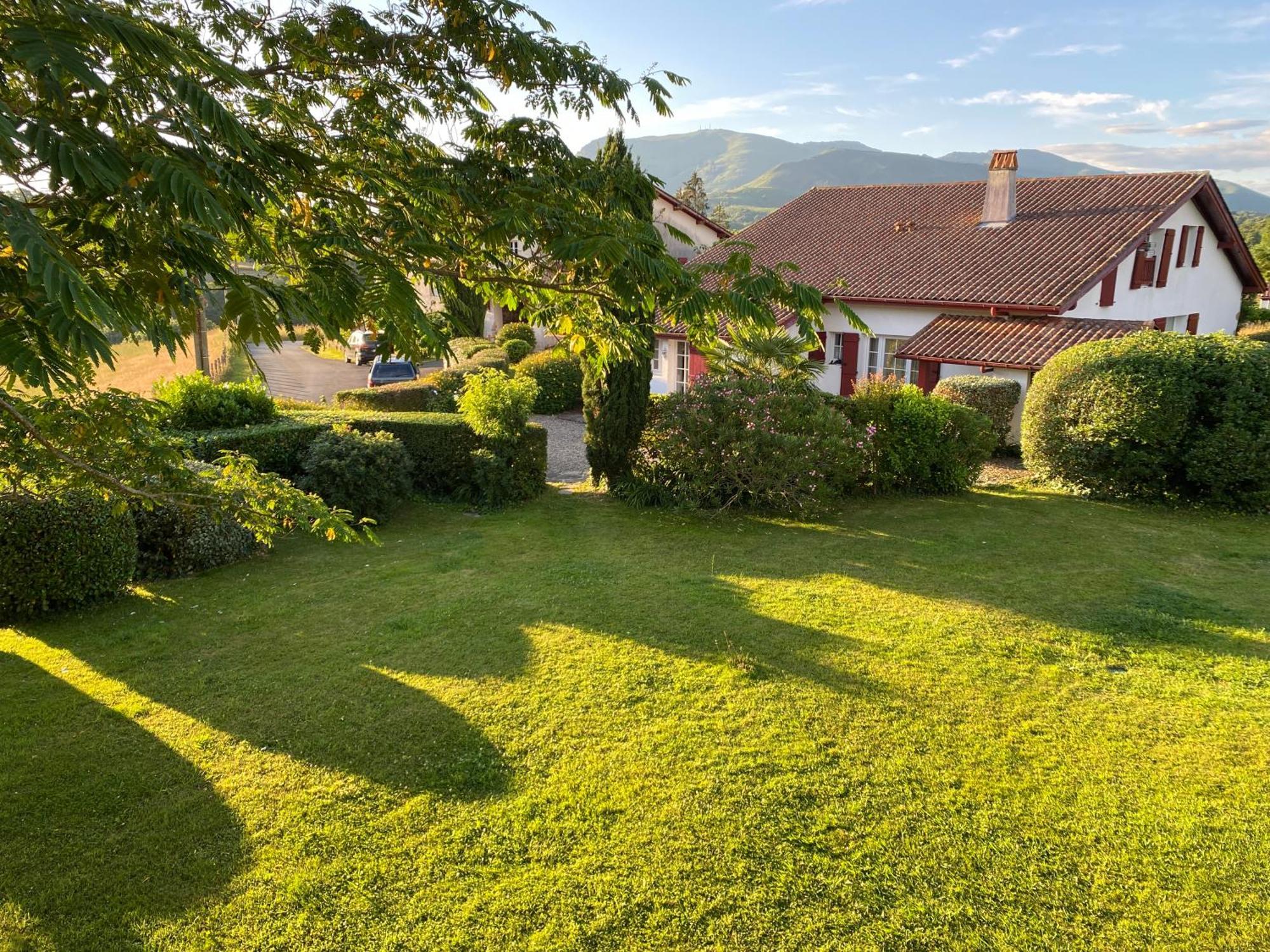 Baskoparadis I Eco-Gites I Calme I Vue I Anes I Jardin I Montagne I Nature Louhossoa Exteriör bild
